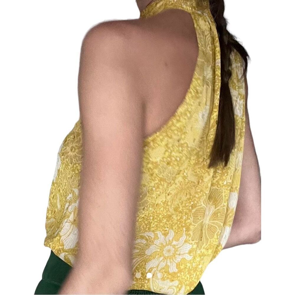 Cupcakes & Cashmere Size Small Halter Top Yellow Gold Flecks Floral - Picture 2 of 10